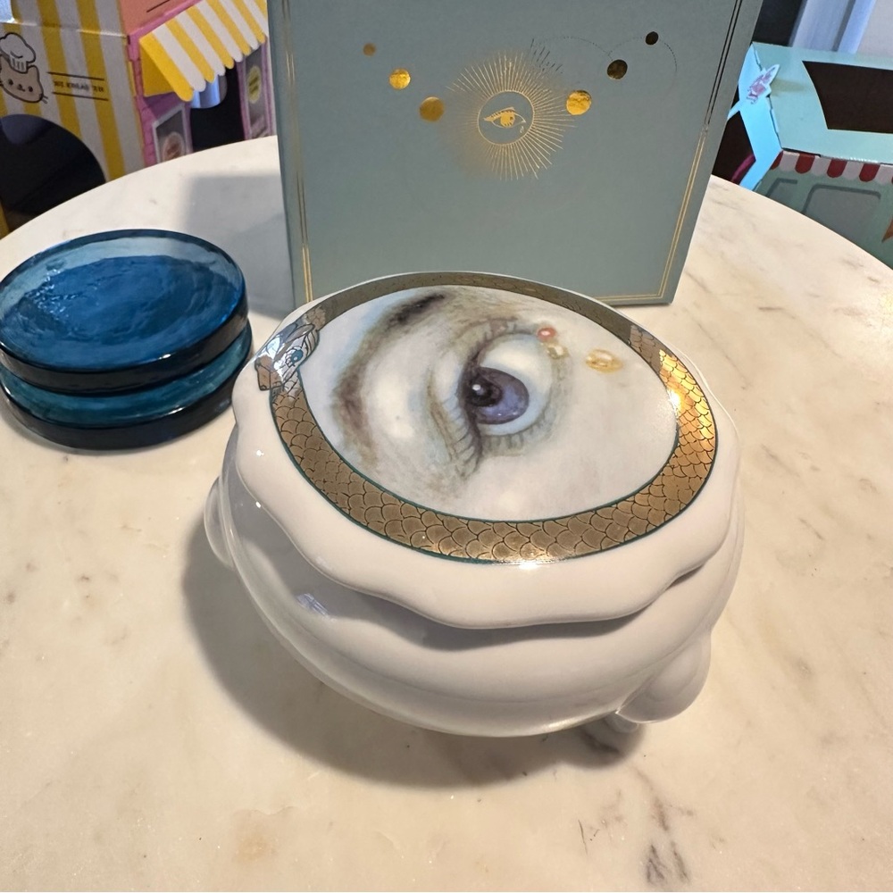 SPITFIRE GIRL LOVER'S EYE CERAMIC TRINKET BOX (new in gift box) - Picture 3 of 15